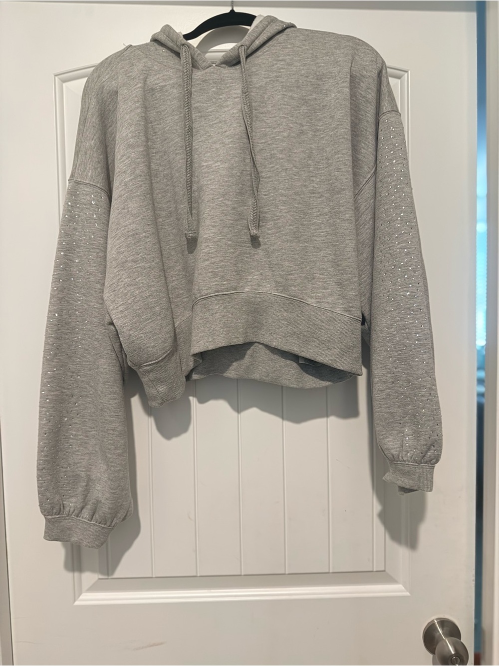 Daily Practice Cropped Gray Hoodie Sweatshirt with Sparkle Sleeves
